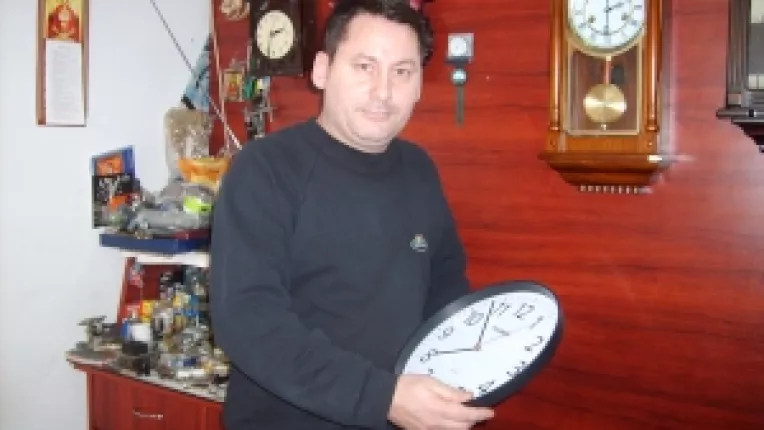 Ceasornicarul Catalin Ion Vardianu le repara ceasurile vedetelor 