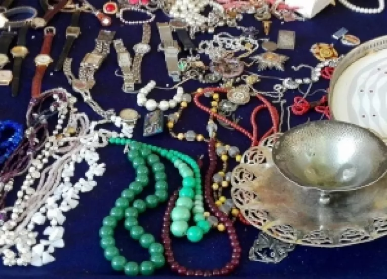 Claudia Bureata: Mostenesc pasiunea pentru antichitati de la bunicul meu, Ilie Bureata!