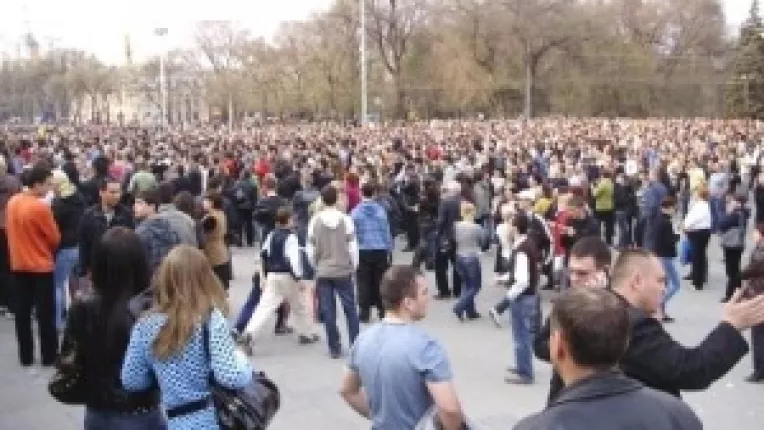 Comunismul, pe cale de a fi inlaturat in Republica Moldova