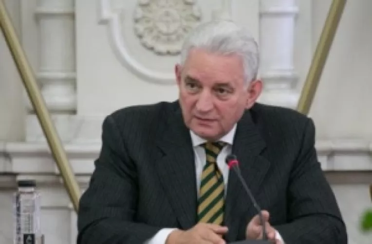 Ilie Sarbu nu-l crede pe Basescu, care spune ca nu va folosi informatiile stranse timp de 10 ani de la servicii 