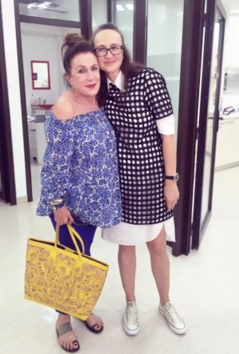 Laura Zapata si-a facut lifting facial in Romania