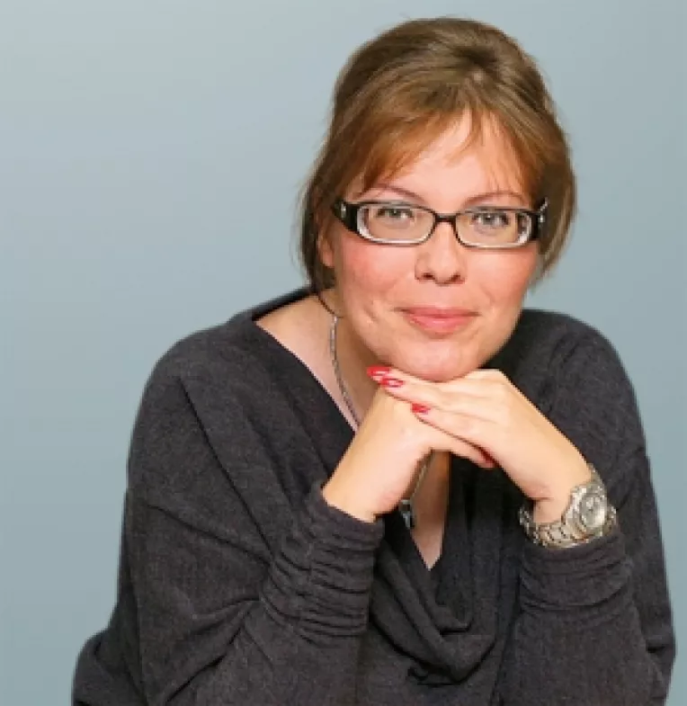 Mariana Nicolae, redactor sef adjunct al revistei CASA LUX, va conferentia pe tema "Rolul formator si mediator al revistei de design" 