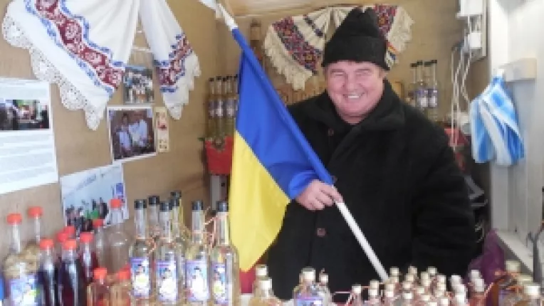 Palinca de Bihor a lui Florin Chise, apreciata si de strainii care vin la Bucharest Christmas Market 2015