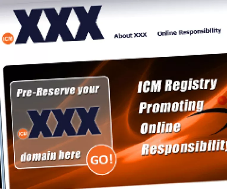 Sit-urile porno vor putea fi accesate exclusiv de adulti cu carduri bancare 